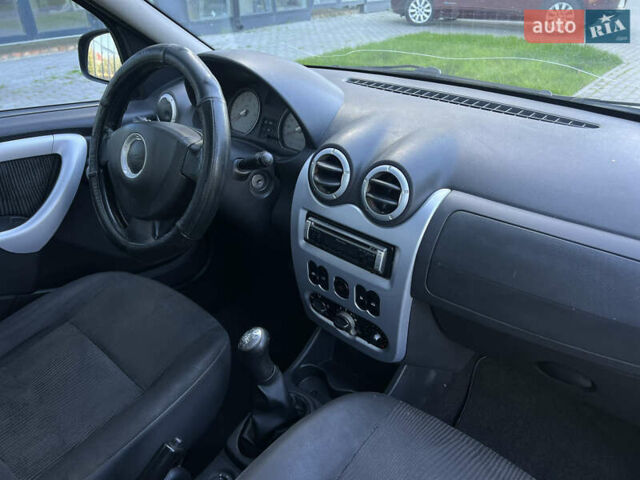 Сірий Дачія Logan, об'ємом двигуна 1.5 л та пробігом 290 тис. км за 4150 $, фото 7 на Automoto.ua