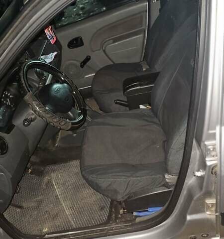 Серый Дачия Логан, объемом двигателя 1.6 л и пробегом 200 тыс. км за 5500 $, фото 7 на Automoto.ua