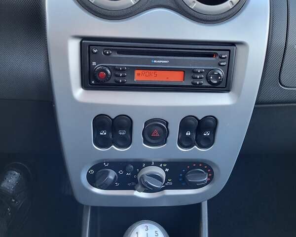 Сірий Дачія Logan, об'ємом двигуна 1.6 л та пробігом 105 тис. км за 6950 $, фото 35 на Automoto.ua