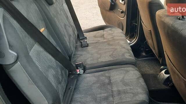 Сірий Дачія Logan, об'ємом двигуна 1.6 л та пробігом 208 тис. км за 6350 $, фото 23 на Automoto.ua