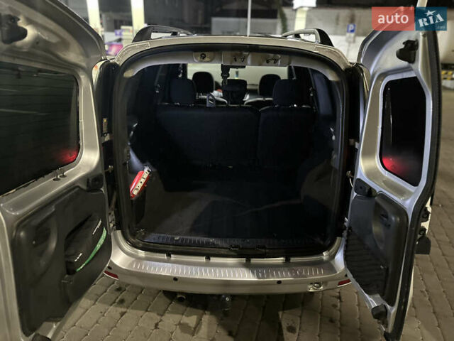 Серый Дачия Логан, объемом двигателя 1.6 л и пробегом 244 тыс. км за 5600 $, фото 6 на Automoto.ua