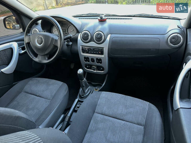 Серый Дачия Логан, объемом двигателя 1.6 л и пробегом 155 тыс. км за 6150 $, фото 10 на Automoto.ua