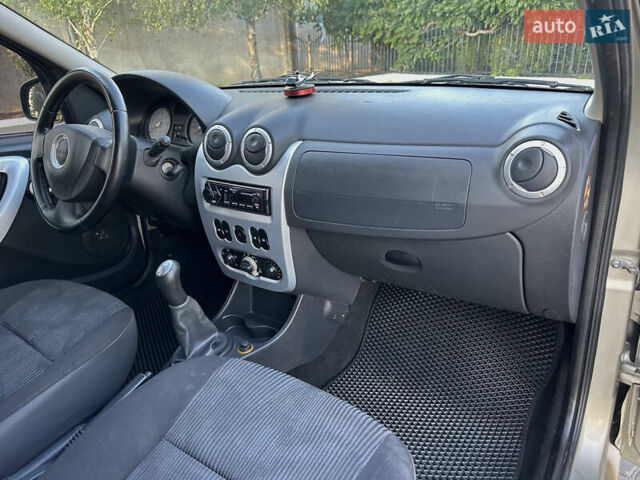 Серый Дачия Логан, объемом двигателя 1.6 л и пробегом 155 тыс. км за 6150 $, фото 13 на Automoto.ua