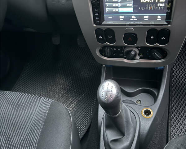 Серый Дачия Логан, объемом двигателя 1.6 л и пробегом 132 тыс. км за 6000 $, фото 8 на Automoto.ua