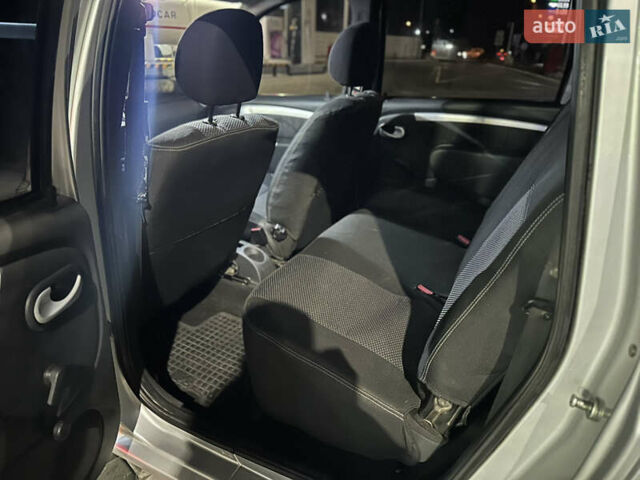 Серый Дачия Логан, объемом двигателя 1.6 л и пробегом 244 тыс. км за 5600 $, фото 7 на Automoto.ua