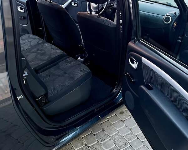 Сірий Дачія Logan, об'ємом двигуна 1.6 л та пробігом 220 тис. км за 5747 $, фото 28 на Automoto.ua