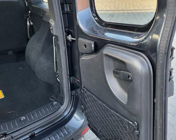 Сірий Дачія Logan, об'ємом двигуна 1.6 л та пробігом 105 тис. км за 6950 $, фото 12 на Automoto.ua