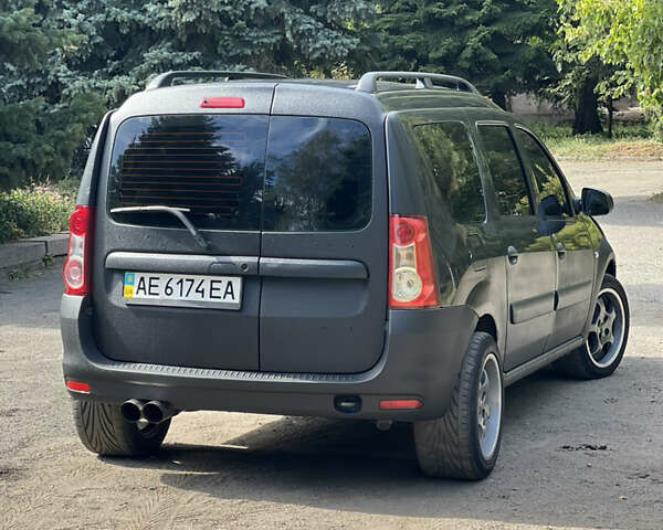 Серый Дачия Логан, объемом двигателя 1.6 л и пробегом 223 тыс. км за 6200 $, фото 2 на Automoto.ua