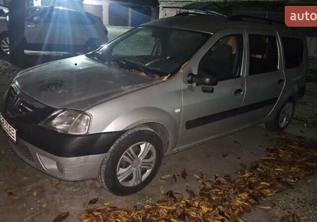 Серый Дачия Логан, объемом двигателя 1.6 л и пробегом 200 тыс. км за 5500 $, фото 2 на Automoto.ua