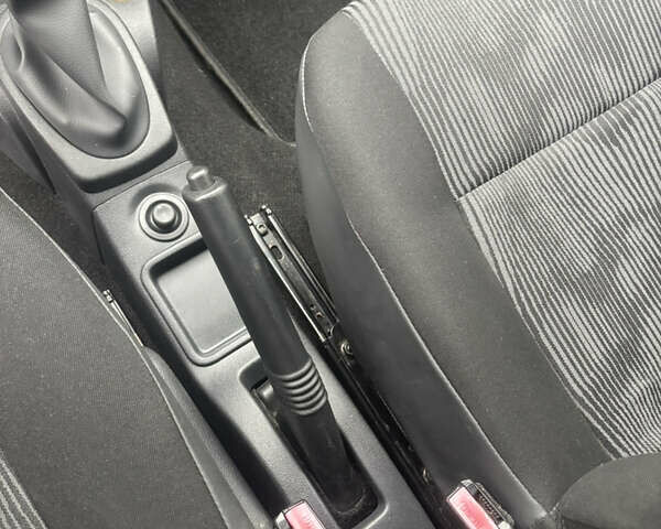 Сірий Дачія Logan, об'ємом двигуна 1.6 л та пробігом 130 тис. км за 6800 $, фото 15 на Automoto.ua