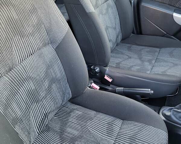 Сірий Дачія Logan, об'ємом двигуна 1.6 л та пробігом 105 тис. км за 6950 $, фото 20 на Automoto.ua