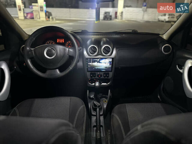 Серый Дачия Логан, объемом двигателя 1.6 л и пробегом 244 тыс. км за 5600 $, фото 8 на Automoto.ua