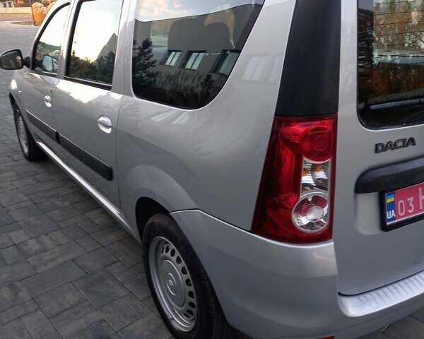 Дачія Logan 2010 у Луцьку на Automoto.ua Сірий Дачія Logan, об'ємом двигуна 1.6 л та пробігом 219 тис. км за 5950 $, фото 1 на Automoto.ua