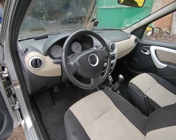 Серый Дачия Логан, объемом двигателя 1.5 л и пробегом 221 тыс. км за 6100 $, фото 15 на Automoto.ua