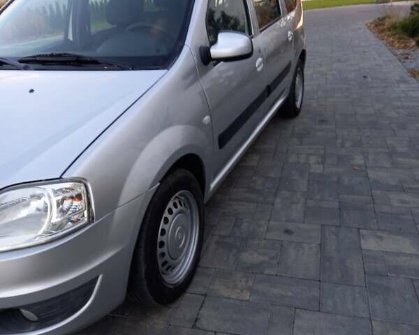 Дачія Logan 2010 у Луцьку на Automoto.ua Сірий Дачія Logan, об'ємом двигуна 1.6 л та пробігом 219 тис. км за 5950 $, фото 9 на Automoto.ua