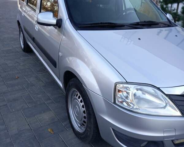 Дачія Logan 2010 у Луцьку на Automoto.ua Сірий Дачія Logan, об'ємом двигуна 1.6 л та пробігом 219 тис. км за 5950 $, фото 6 на Automoto.ua