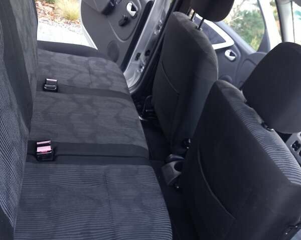 Сірий Дачія Logan, об'ємом двигуна 1.6 л та пробігом 219 тис. км за 6450 $, фото 24 на Automoto.ua