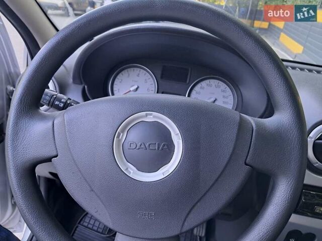 Серый Дачия Логан, объемом двигателя 1.6 л и пробегом 165 тыс. км за 5900 $, фото 22 на Automoto.ua
