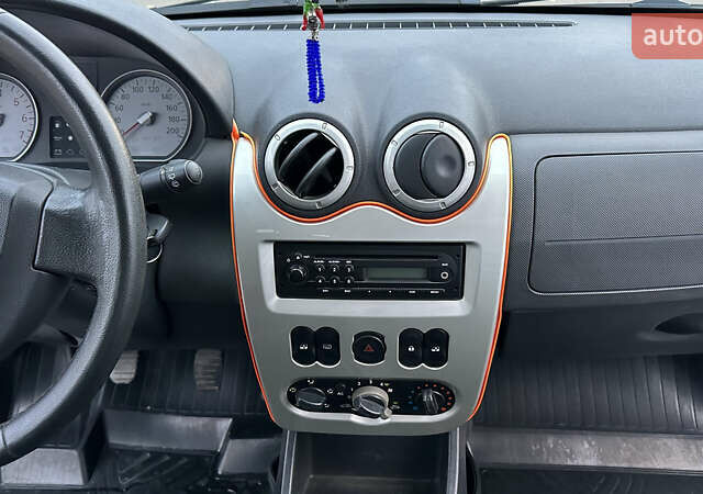 Серый Дачия Логан, объемом двигателя 1.5 л и пробегом 188 тыс. км за 6200 $, фото 7 на Automoto.ua