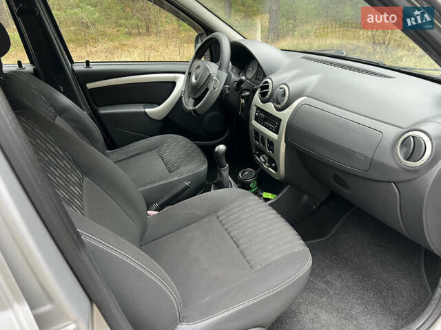 Сірий Дачія Logan, об'ємом двигуна 1.6 л та пробігом 212 тис. км за 6700 $, фото 12 на Automoto.ua
