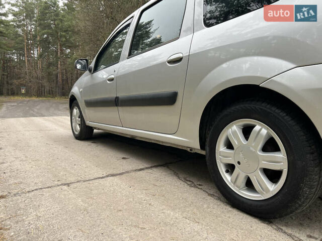 Сірий Дачія Logan, об'ємом двигуна 1.6 л та пробігом 212 тис. км за 6700 $, фото 15 на Automoto.ua