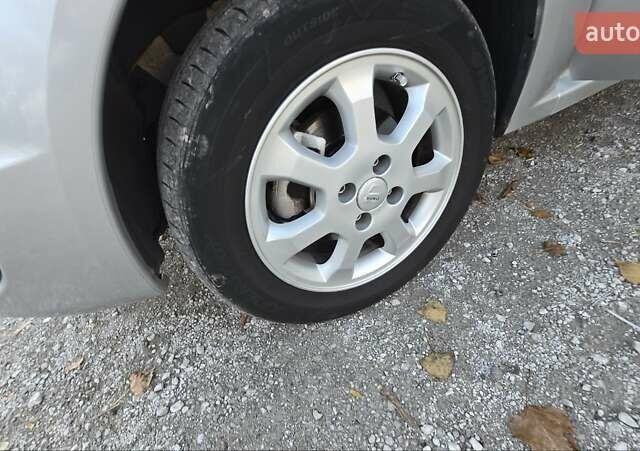 Серый Дачия Логан, объемом двигателя 1.6 л и пробегом 285 тыс. км за 6999 $, фото 9 на Automoto.ua