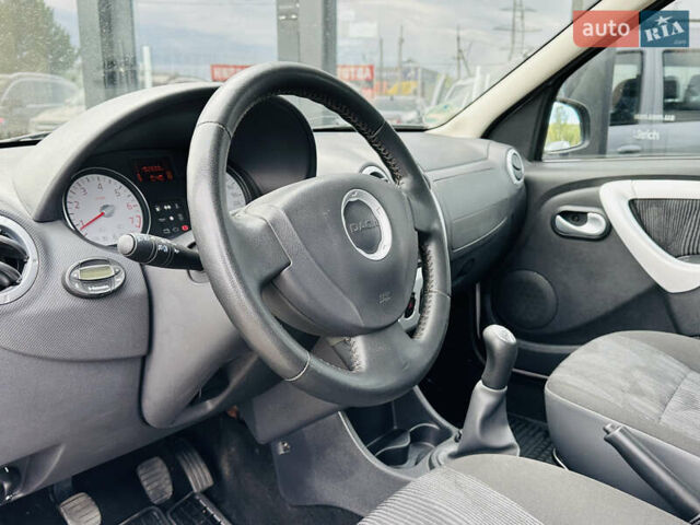 Серый Дачия Логан, объемом двигателя 1.6 л и пробегом 190 тыс. км за 6700 $, фото 16 на Automoto.ua