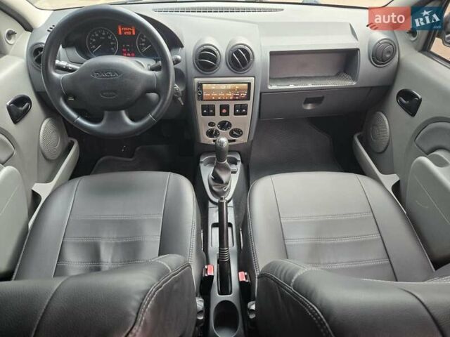 Дачія Logan 2012 у Києві на Automoto.ua Сірий Дачія Logan, об'ємом двигуна 1.6 л та пробігом 233 тис. км за 5700 $, фото 18 на Automoto.ua