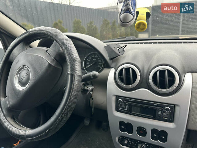 Сірий Дачія Logan, об'ємом двигуна 1.6 л та пробігом 195 тис. км за 6500 $, фото 4 на Automoto.ua