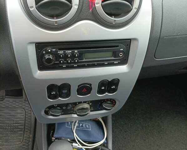 Серый Дачия Логан, объемом двигателя 1.6 л и пробегом 109 тыс. км за 6000 $, фото 10 на Automoto.ua