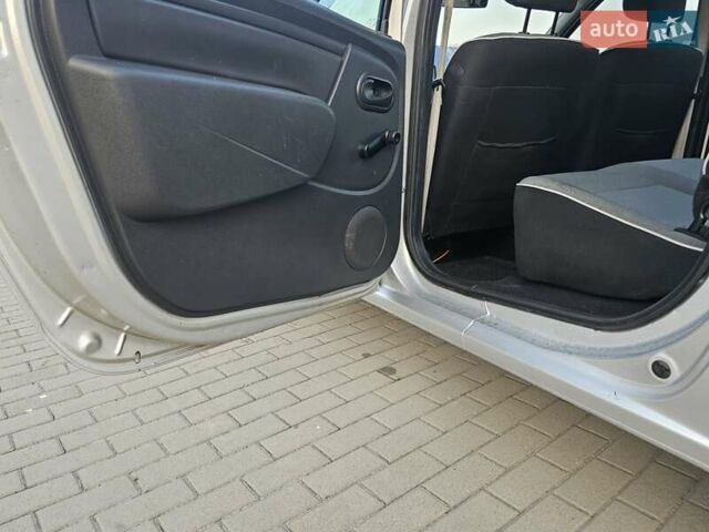 Серый Дачия Логан, объемом двигателя 1.6 л и пробегом 183 тыс. км за 5850 $, фото 22 на Automoto.ua