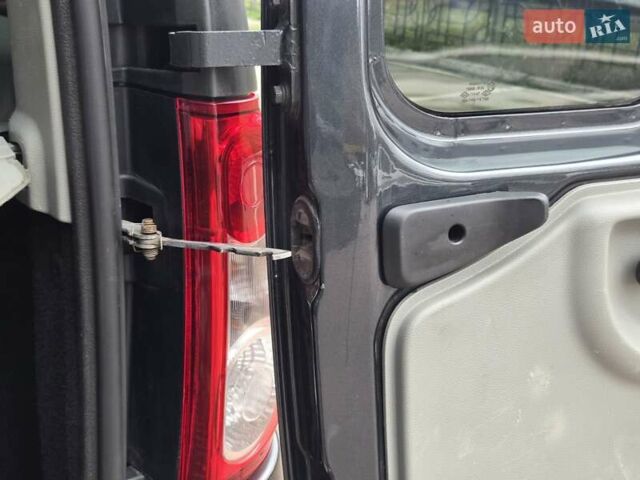 Дачія Logan 2012 у Києві на Automoto.ua Сірий Дачія Logan, об'ємом двигуна 1.6 л та пробігом 233 тис. км за 5700 $, фото 27 на Automoto.ua