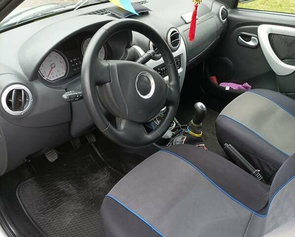 Серый Дачия Логан, объемом двигателя 1.6 л и пробегом 109 тыс. км за 6000 $, фото 8 на Automoto.ua