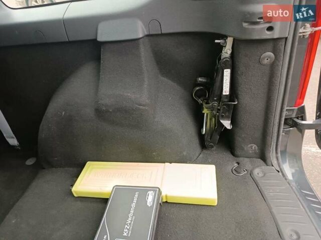 Серый Дачия Логан, объемом двигателя 1.6 л и пробегом 137 тыс. км за 6999 $, фото 20 на Automoto.ua