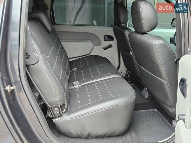 Дачія Logan 2012 у Києві на Automoto.ua Сірий Дачія Logan, об'ємом двигуна 1.6 л та пробігом 233 тис. км за 5700 $, фото 13 на Automoto.ua