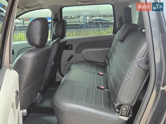 Дачія Logan 2012 у Києві на Automoto.ua Сірий Дачія Logan, об'ємом двигуна 1.6 л та пробігом 233 тис. км за 5700 $, фото 12 на Automoto.ua