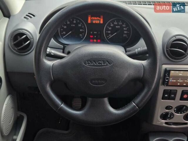 Дачія Logan 2012 у Києві на Automoto.ua Сірий Дачія Logan, об'ємом двигуна 1.6 л та пробігом 233 тис. км за 5700 $, фото 20 на Automoto.ua