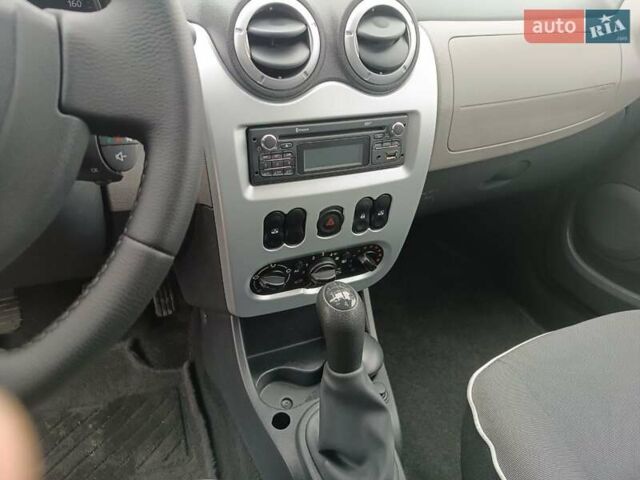 Серый Дачия Логан, объемом двигателя 1.6 л и пробегом 137 тыс. км за 6999 $, фото 14 на Automoto.ua