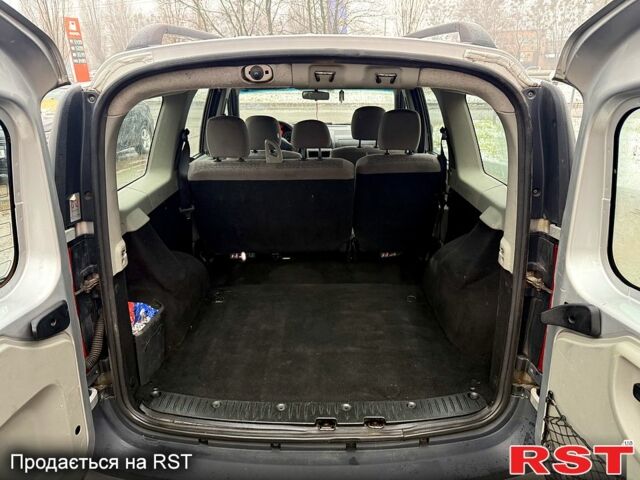 Серый Дачия Логан, объемом двигателя 1.6 л и пробегом 261 тыс. км за 4999 $, фото 9 на Automoto.ua