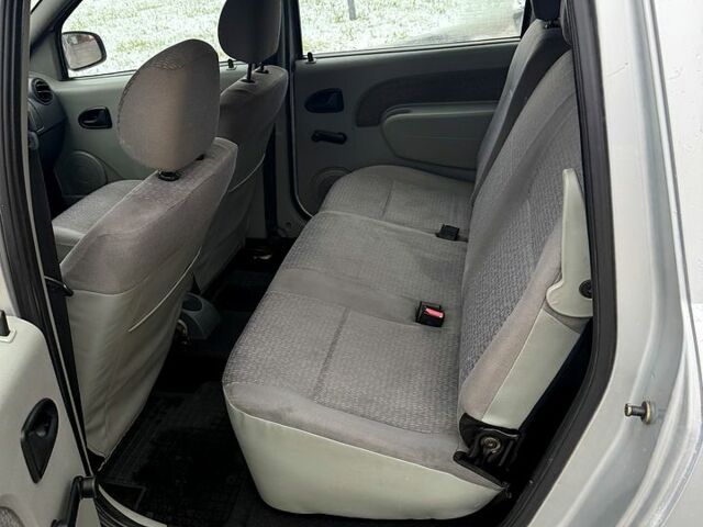 Серый Дачия Логан, объемом двигателя 1.6 л и пробегом 261 тыс. км за 4999 $, фото 8 на Automoto.ua