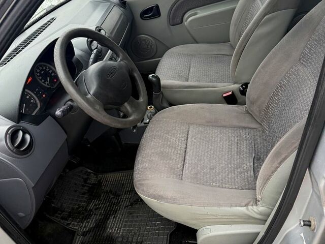 Серый Дачия Логан, объемом двигателя 1.6 л и пробегом 261 тыс. км за 4999 $, фото 7 на Automoto.ua