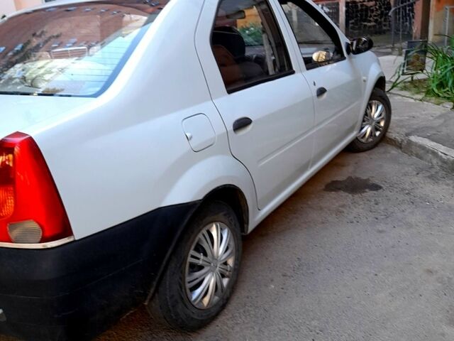 Сірий Дачія Logan, об'ємом двигуна 1.4 л та пробігом 145 тис. км за 3500 $, фото 2 на Automoto.ua