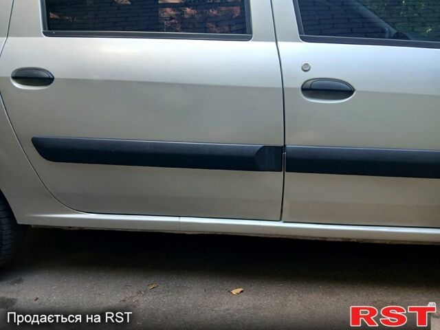 Серый Дачия Логан, объемом двигателя 1.6 л и пробегом 0 тыс. км за 4000 $, фото 4 на Automoto.ua