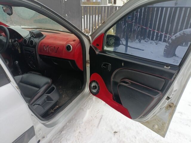 Серый Дачия Логан, объемом двигателя 1.6 л и пробегом 300 тыс. км за 2650 $, фото 1 на Automoto.ua