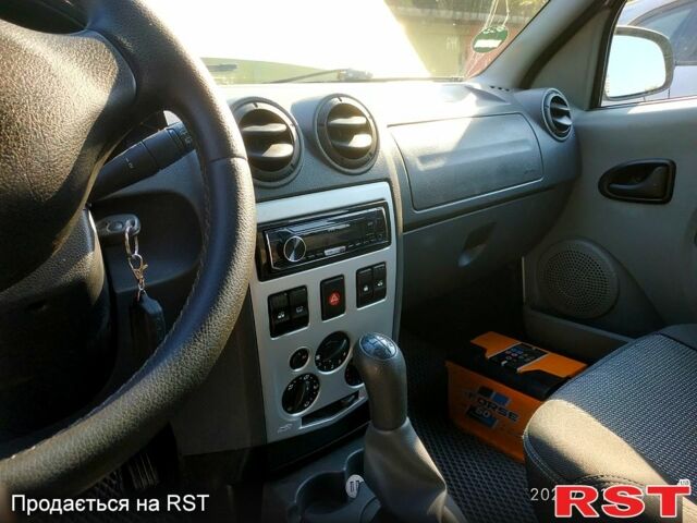 Серый Дачия Логан, объемом двигателя 1.6 л и пробегом 217 тыс. км за 4000 $, фото 12 на Automoto.ua