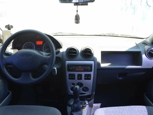 Серый Дачия Логан, объемом двигателя 1.6 л и пробегом 278 тыс. км за 5700 $, фото 18 на Automoto.ua