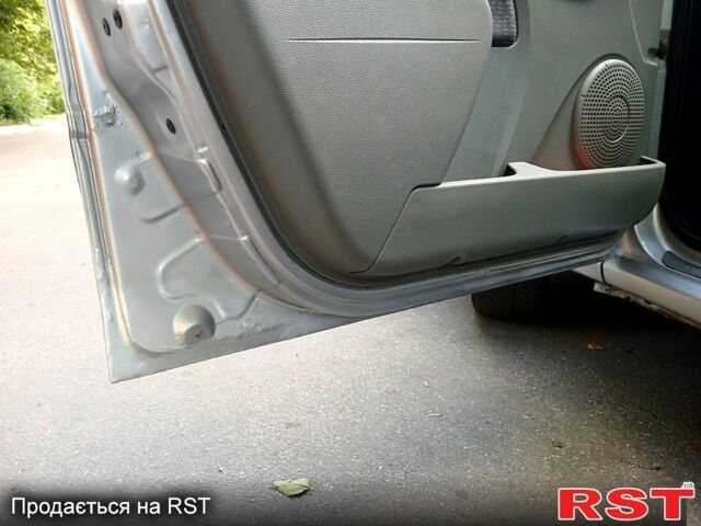 Серый Дачия Логан, объемом двигателя 1.6 л и пробегом 0 тыс. км за 4000 $, фото 7 на Automoto.ua