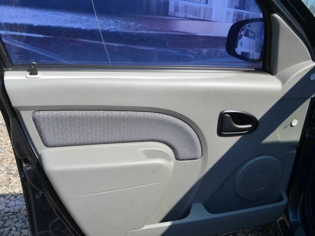 Серый Дачия Логан, объемом двигателя 1.6 л и пробегом 278 тыс. км за 5700 $, фото 11 на Automoto.ua