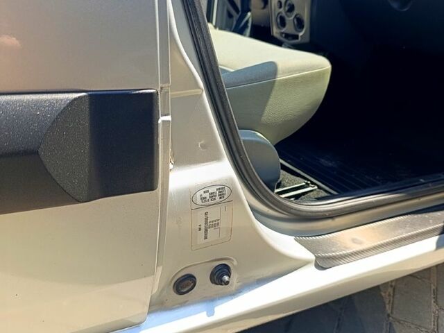 Сірий Дачія Logan, об'ємом двигуна 1.6 л та пробігом 199 тис. км за 4700 $, фото 7 на Automoto.ua