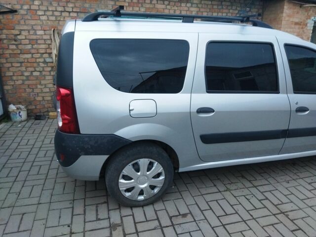 Серый Дачия Логан, объемом двигателя 1.5 л и пробегом 15 тыс. км за 5500 $, фото 2 на Automoto.ua